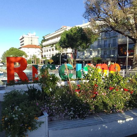Hotel Al Cavallino Bianco Riccione Exterior foto